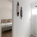 Surf & Chill Peniche *
