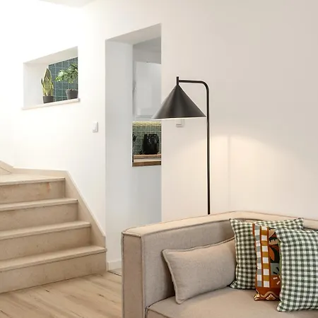 Surf & Chill Peniche *